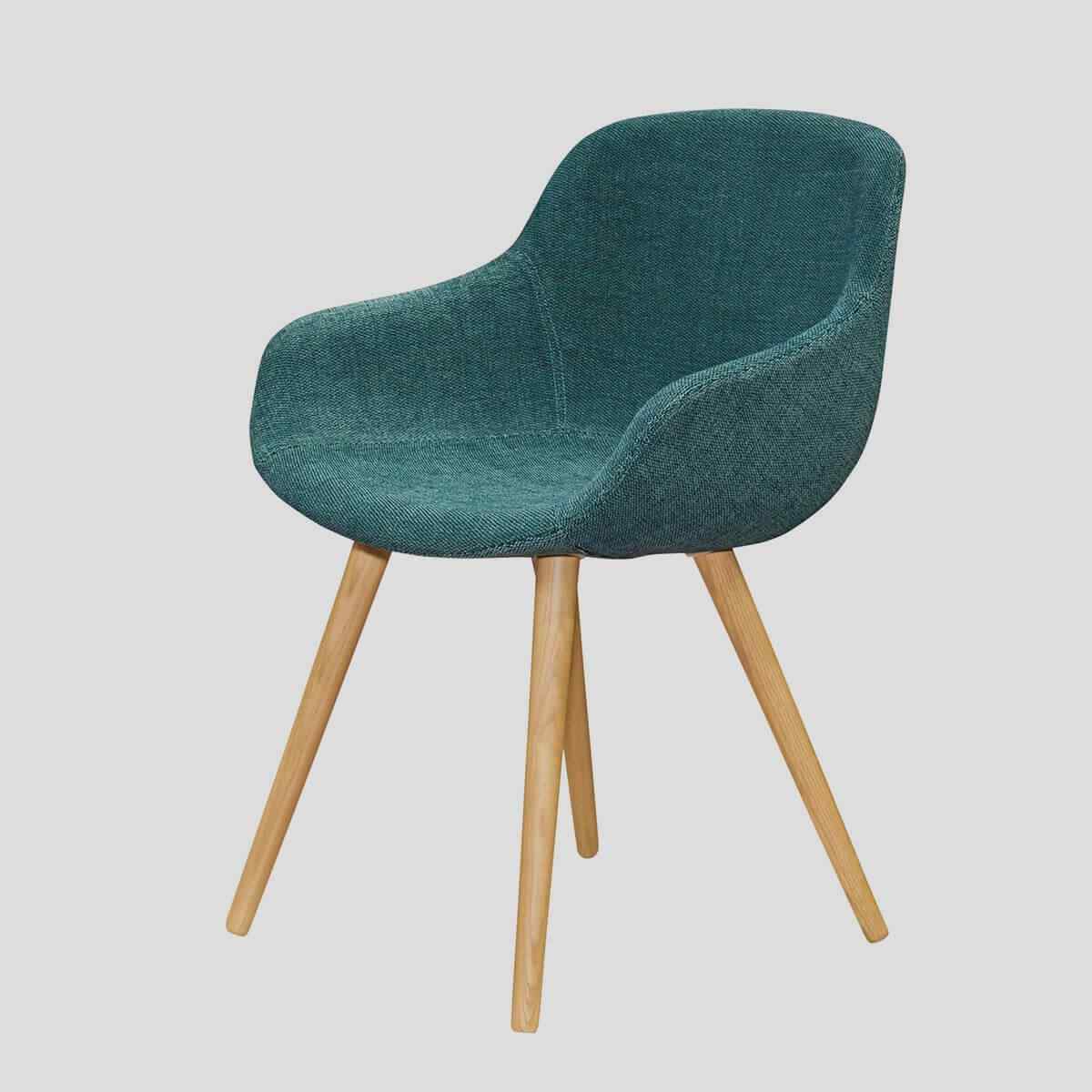 Read more about the article Wood & cloth chair